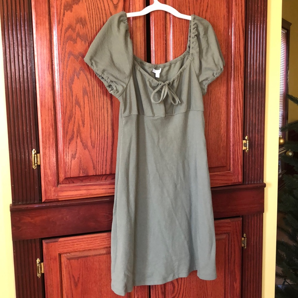 Abound sage green short sleeve dress